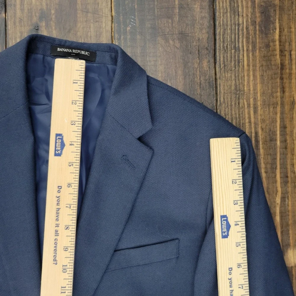 Banana Republic Men's Sport Coat Blazer Two Button Navy Birds Eye Poly Blend 42L